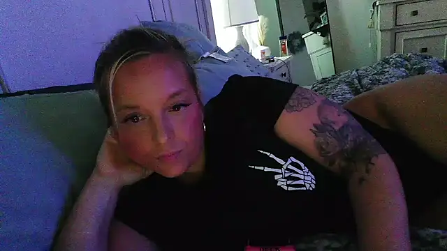 Snapshot of JennaLynn785 chatting on 09-15-25, 03:34 JennaLynn785 online show from 09-15-25, 03:34