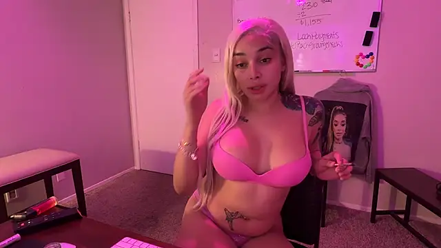 Snapshot of TaeeReazons chatting on 03-23-26, 08:40 TaeeReazons online show from 03-23-26, 08:40