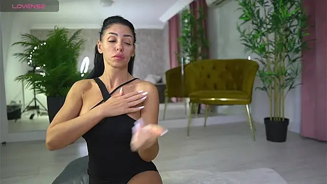 MyaBlack online show from 09-26-25, 03:21