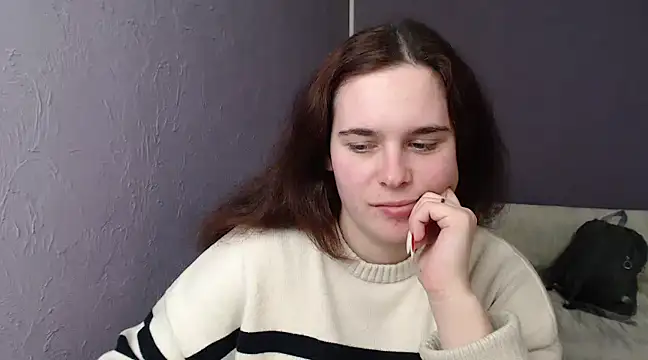 mini girly online show from 02-25-25, 12:13