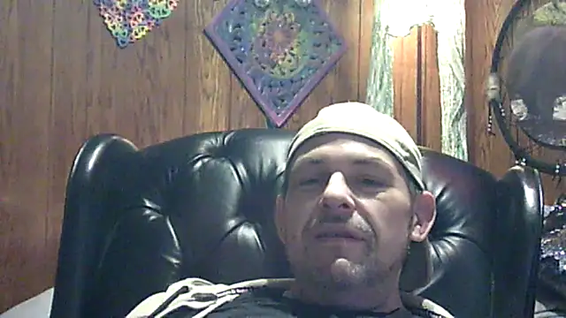Snapshot of MacGayver1977 chatting on 03-26-26, 01:49 MacGayver1977 online show from 03-26-26, 01:49