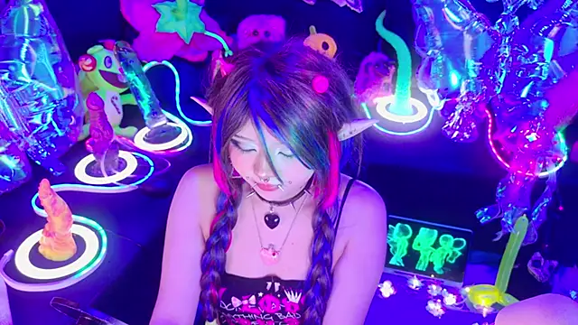 LaytonBox online show from 02-06-26, 02:20