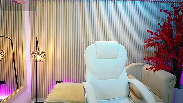 Emma Walkerr  online show from 09-18-25, 07:05