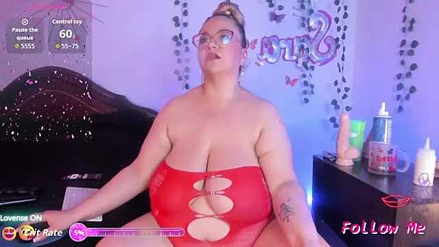 naughty curvy1  online show from 04-13-26, 06:13