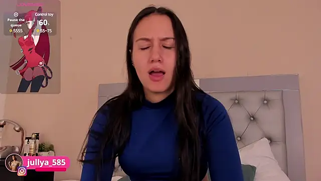 Snapshot of Jullya_x chatting on 03-22-25, 12:14 Jullya x online show from 03-22-25, 12:14