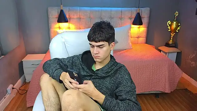 Tommy18   online show from 03-07-25, 06:02