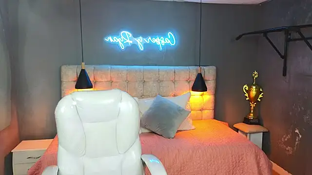 Tommy18   online show from 03-07-25, 12:12