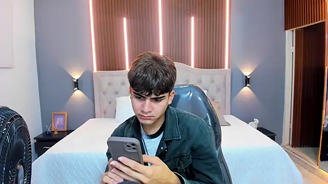 Tommy18   online show from 09-09-25, 03:39