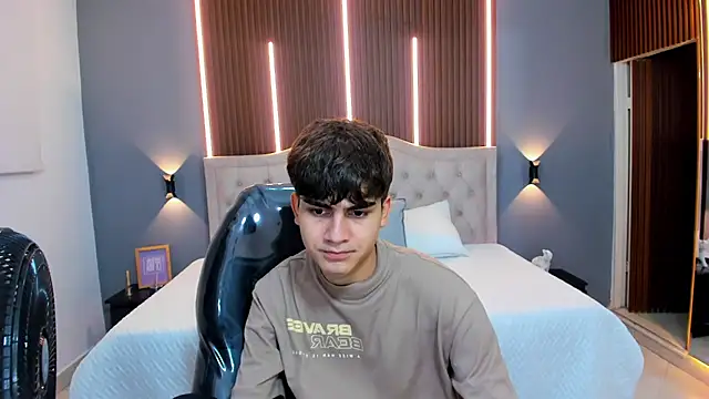 Tommy18   online show from 09-16-25, 03:29