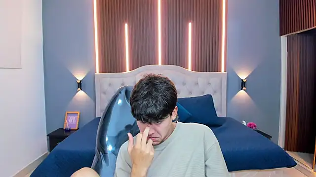 Tommy18   online show from 12-05-25, 03:26