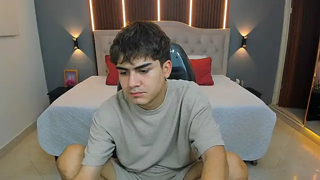 Tommy18   online show from 01-06-26, 04:38