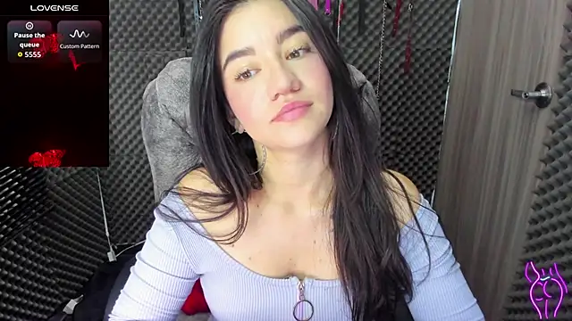 Snapshot of lilihot_ chatting on 10-29-25, 03:47 lilihot online show from 10-29-25, 03:47