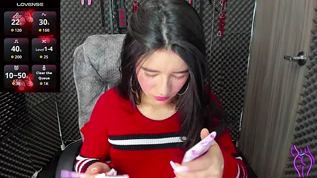 Snapshot of lilihot_ chatting on 10-31-25, 03:35 lilihot online show from 10-31-25, 03:35