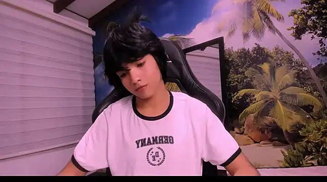 AllanYong18 online show from 01-25-25, 06:55