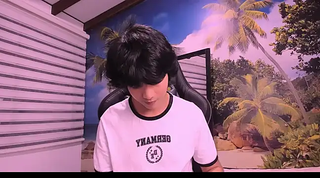 AllanYong18 online show from 02-01-25, 05:07