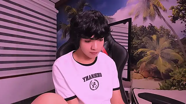 AllanYong18 online show from 02-16-25, 07:37