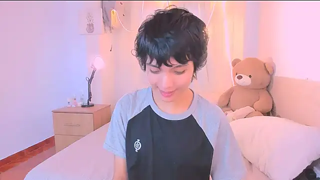 AllanYong18 online show from 09-27-25, 01:05