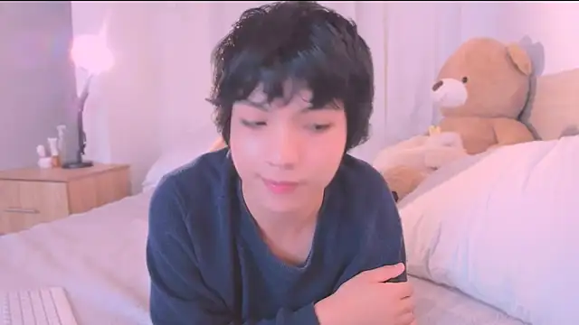 AllanYong18 online show from 09-29-25, 08:30