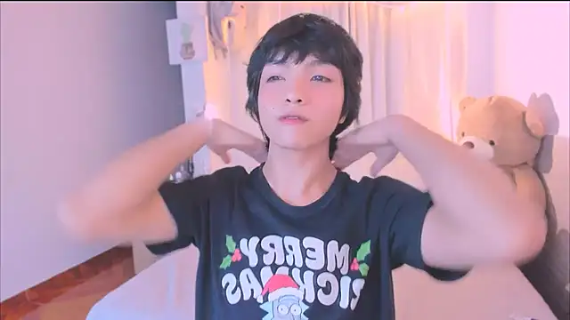 AllanYong18 online show from 10-11-25, 05:17