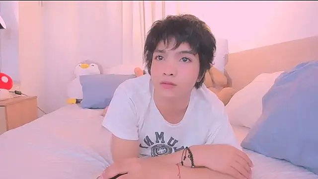 AllanYong18 online show from 01-08-26, 06:48