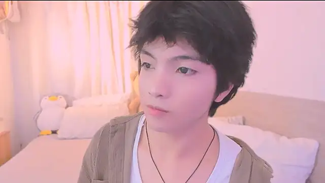 Snapshot of AllanYong18 chatting on 02-12-26, 01:06 AllanYong18 online show from 02-12-26, 01:06