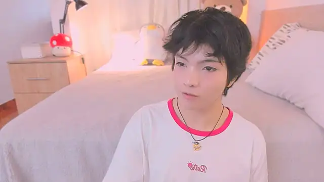 Snapshot of AllanYong18 chatting on 02-19-26, 12:56 AllanYong18 online show from 02-19-26, 12:56