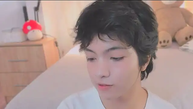 Snapshot of AllanYong18 chatting on 02-21-26, 01:34 AllanYong18 online show from 02-21-26, 01:34