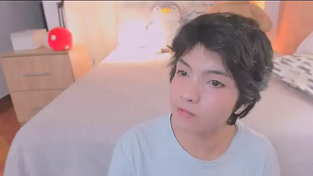 Snapshot of AllanYong18 chatting on 02-24-26, 07:17 AllanYong18 online show from 02-24-26, 07:17