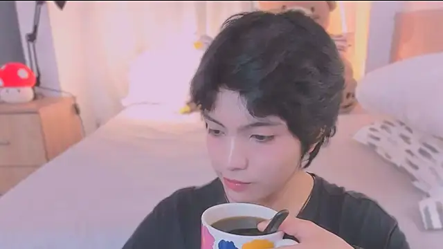 Snapshot of AllanYong18 chatting on 03-02-26, 03:41 AllanYong18 online show from 03-02-26, 03:41