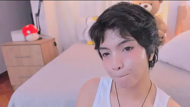 Snapshot of AllanYong18 chatting on 03-05-26, 07:04 AllanYong18 online show from 03-05-26, 07:04