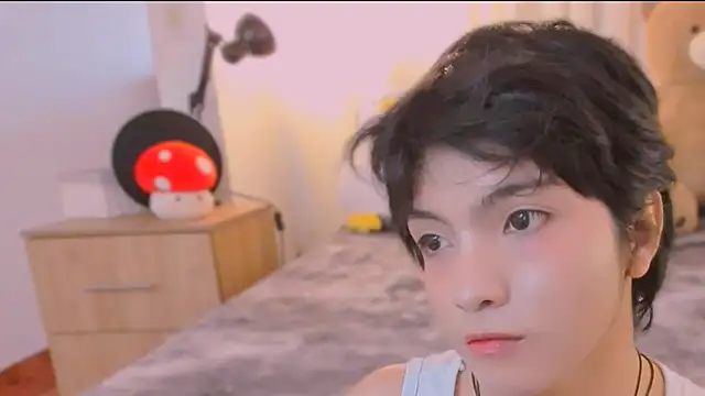 Snapshot of AllanYong18 chatting on 03-12-26, 02:56 AllanYong18 online show from 03-12-26, 02:56