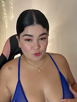 Snapshot of karla_hotgirl chatting on 03-12-26, 01:23 karla hotgirl online show from 03-12-26, 01:23