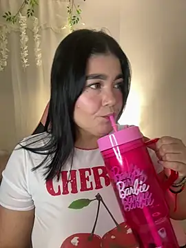 Snapshot of karla_hotgirl chatting on 03-27-26, 01:11 karla hotgirl online show from 03-27-26, 01:11