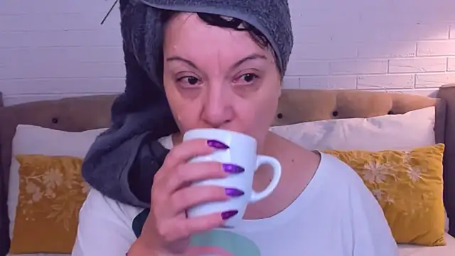 Snapshot of SarahGrays chatting on 03-09-25, 11:03 SarahGrays online show from 03-09-25, 11:03