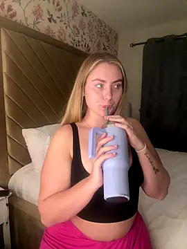 lucyRose xoxox online show from 09-28-25, 06:13