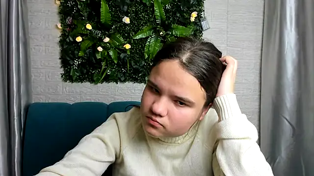 AdeleCruz online show from 01-07-25, 12:31