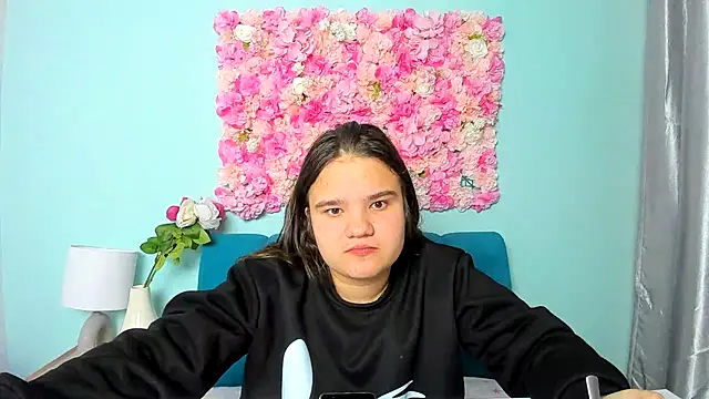 AdeleCruz online show from 02-24-25, 04:26