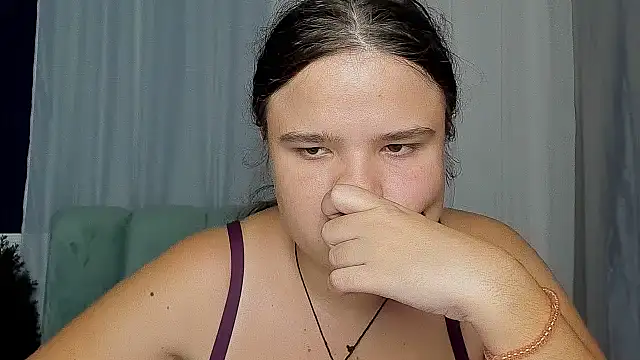 AdeleCruz online show from 09-22-25, 12:07