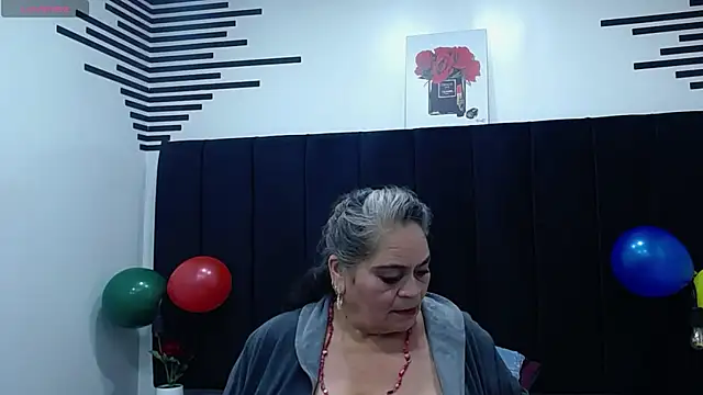 Snapshot of VickyBoobss chatting on 10-21-25, 07:47 VickyBoobss online show from 10-21-25, 07:47