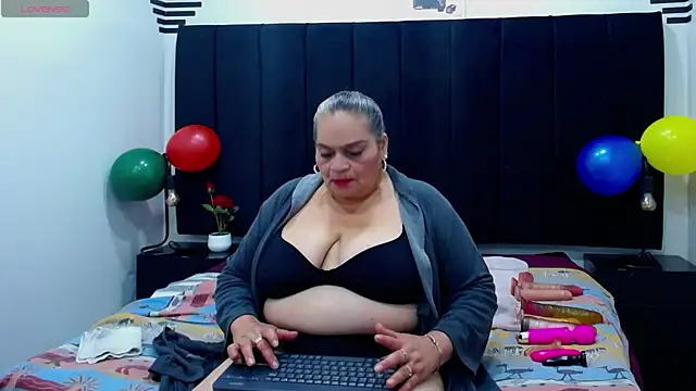 Snapshot of VickyBoobss chatting on 10-24-25, 07:54 VickyBoobss online show from 10-24-25, 07:54