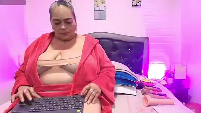 VickyBoobss online show from 06-10-26, 07:46