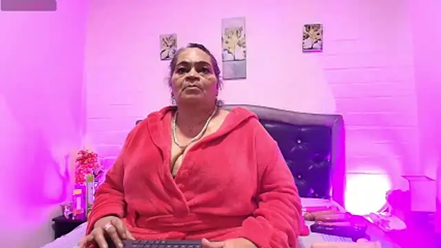 VickyBoobss online show from 06-11-26, 05:33