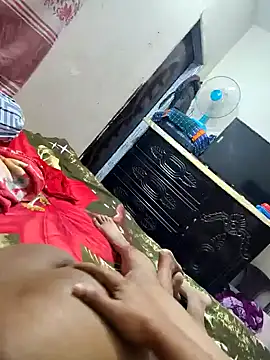 Snapshot of Horny_Desi_Girl chatting on 02-15-25, 04:12 Horny Desi Girl online show from 02-15-25, 04:12