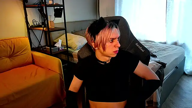 leon yuugen online show from 01-31-25, 09:37