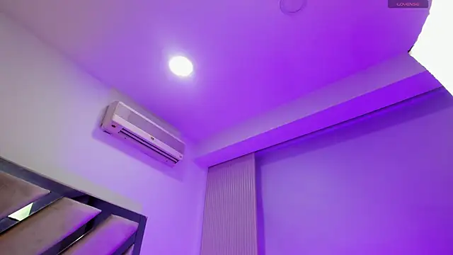 Snapshot of kathy_bakerr chatting on 03-25-26, 01:28 kathy bakerr online show from 03-25-26, 01:28