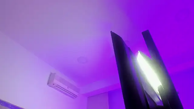 Snapshot of kathy_bakerr chatting on 03-27-26, 01:33 kathy bakerr online show from 03-27-26, 01:33