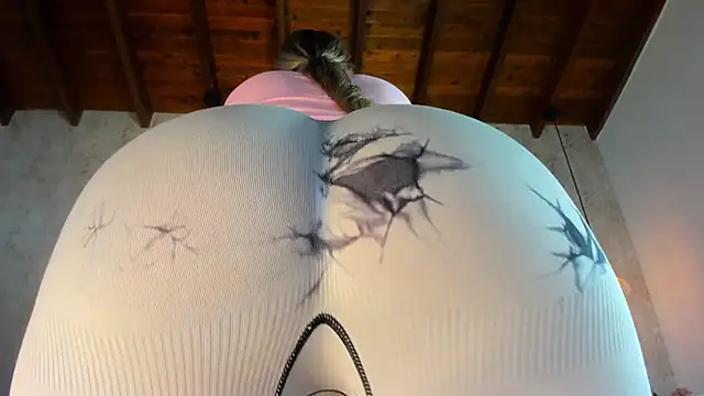 Marttina Ruiz online show from 12-22-25, 07:33