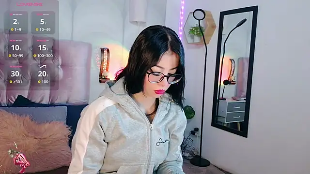 Snapshot of madison_oli chatting on 09-23-25, 02:03 madison oli online show from 09-23-25, 02:03