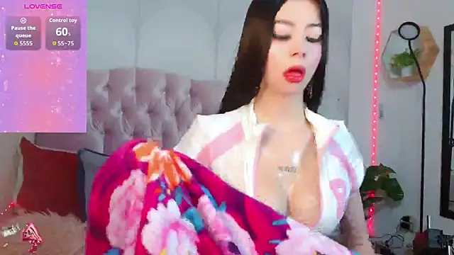 Snapshot of madison_oli chatting on 10-11-25, 11:53 madison oli online show from 10-11-25, 11:53