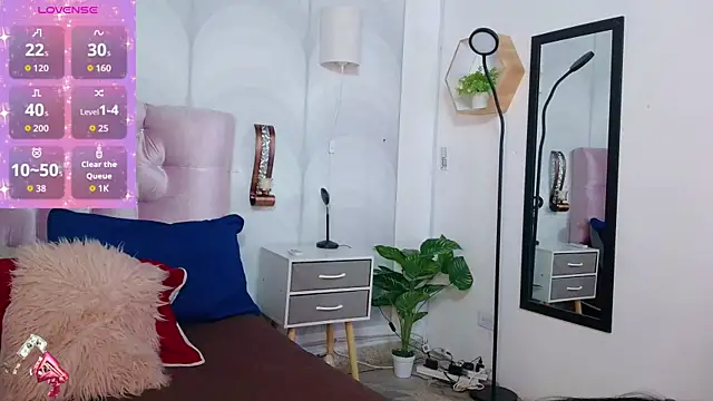 Snapshot of madison_oli chatting on 10-18-25, 04:41 madison oli online show from 10-18-25, 04:41